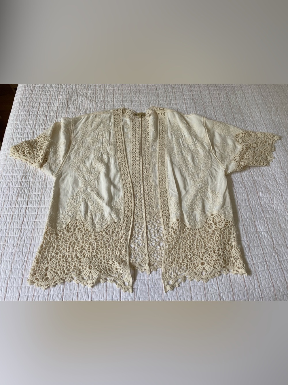Democracy Crochet Trim Cream Open Front Top, Size Large